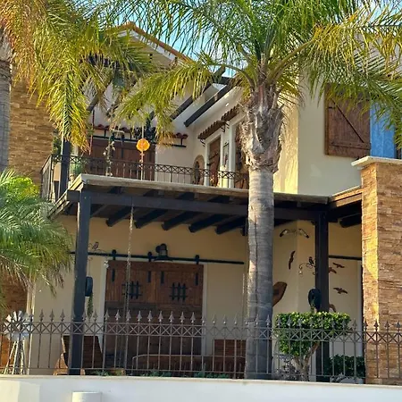 Sotira Luxury House Vakantiehuis